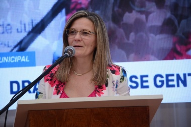 Gentile insistió por viviendas y escrituración para 9 de Julio