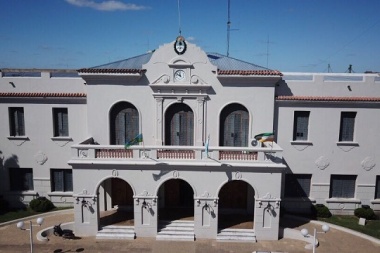 Casares reprogramó deuda por fondos que envió provincia en pandemia