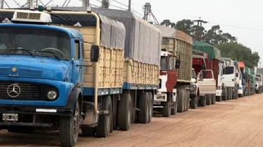 Transportistas de granos inician un paro nacional por tiempo indeterminado