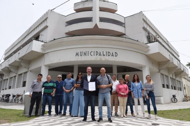 Torchio entregó la ley que declara a Alberti, capital provincial de la observación astronómica