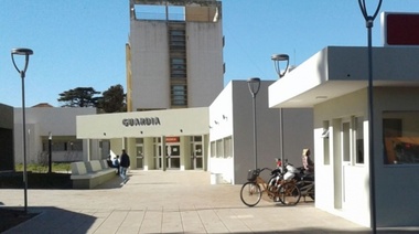 Médicos de la guardia del HIGA Junín están cumpliendo casi un mes de paro