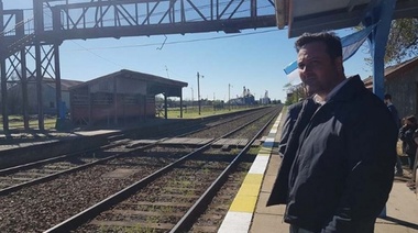 Aiola celebró la vuelta del tren a su distrito