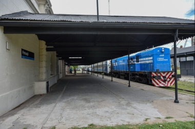 Juntan firmas para revertir el recorte del servicio de trenes en la región