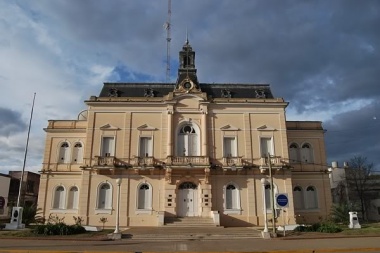 Municipales de Chacabuco van al paro por 72 horas y acusan a Aiola de "perseguir trabajadores"