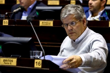 El Frente de Todos reclamó bono de 4000 pesos y el diputado Britos los trató de "demagogos"
