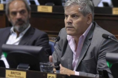 Britos le recordó a Randazzo su crítica al vecinalismo: “ahora los busca”