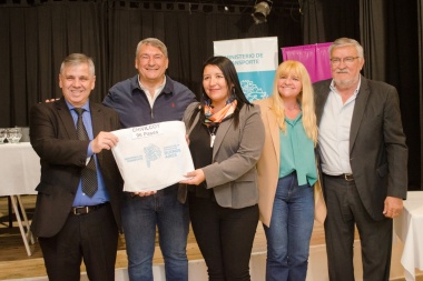 Provincia entregó pases libres a personas con discapacidad en la cuarta
