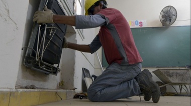 Sileoni recibe a los gremios docentes el próximo lunes