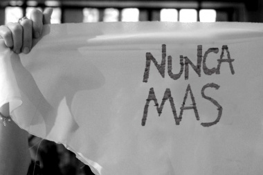 Sin marcha pero con un fuerte pañuelazo virtual, los organismos conmemoran el 24 de marzo