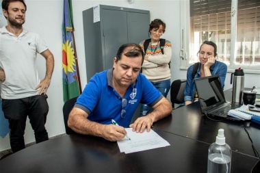 Municipales y Ejecutivo cerraron incremento salarial del 25% para marzo