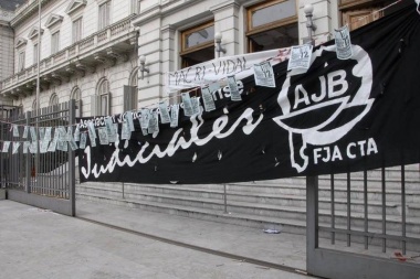 El gobernador Kicillof buscará cerrar el acuerdo salarial con judiciales