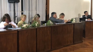 Propios y opositores no acompañaron el discurso de Campana