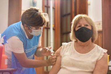 Distritos de la región comenzaron con la campaña de vacunación masiva contra el covid