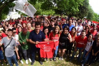 Fuerte presencia de la cuarta, con Manes, en el campamento de la JR