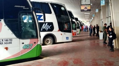 Meoni anunció la cancelación de micros, vuelos y tres durante el fin de semana largo