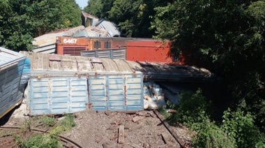 Grave descarrilamiento de un tren carguero a 30 kilómetros de Junín