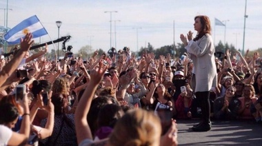 CFK sobre la situación en las escuelas: "Quieren criminalizar a los jóvenes"