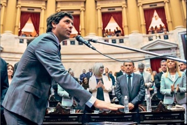 García de Luca juró como diputado y el Pro aguarda por el futuro de los monzonistas