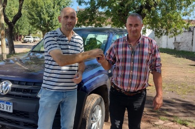 Lago entregó camioneta para la delegación albertina de Pla