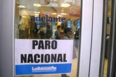 Confirman que el martes y miércoles no abren los bancos en todo el país