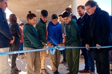 Rivadavia: Sileoni y Reynoso inauguraron la residencia de una escuela agraria