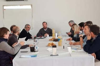 Acuerdan funcionamiento compuertas de la laguna Cuero de Zorro