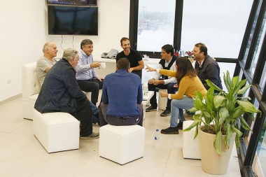 Con la cuarta presente, legisladores e intendentes JXC se reunieron en Expoagro