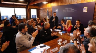 Kicillof y Magario se reunieron con intendentes, legisladores y gremialistas