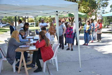 Nueva salida del gabinete municipal a atender en espacios públicos