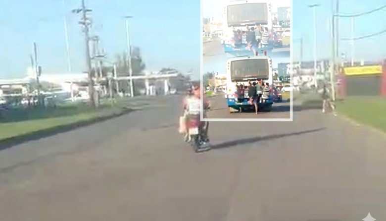 Adrenalina y riesgo en el colectivo: Jóvenes viajan colgados de la parte trasera de la Línea Roja
