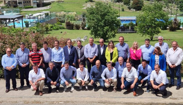 Reclamo desde la cuarta tuvo eco en provincia e intendentes UCR insistirán por viejas deudas