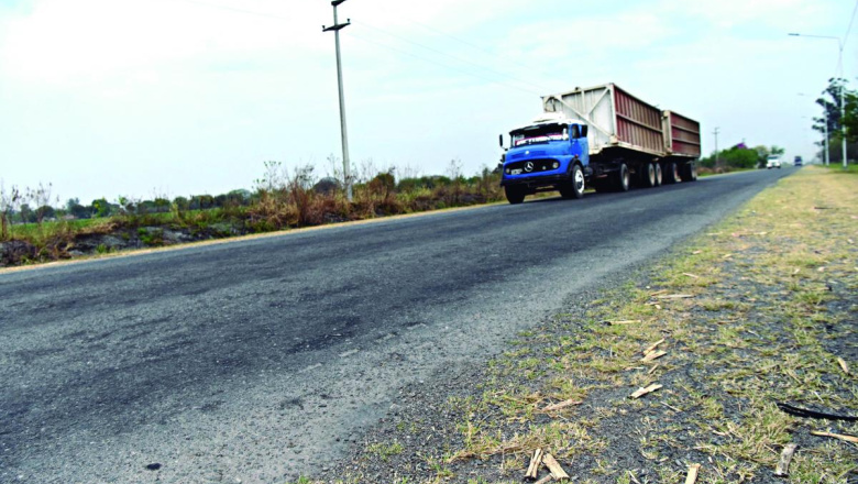 Transportistas reclaman por el mal estado de las rutas