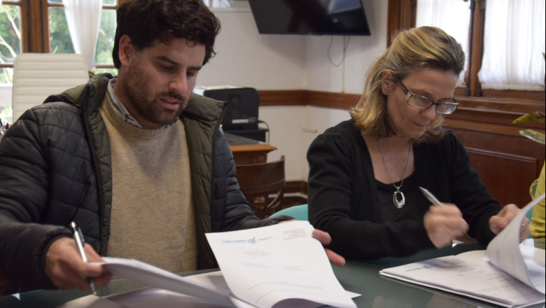 Gentile firmó convenio con Provincia para mejorar el acceso a Carlos María Naón