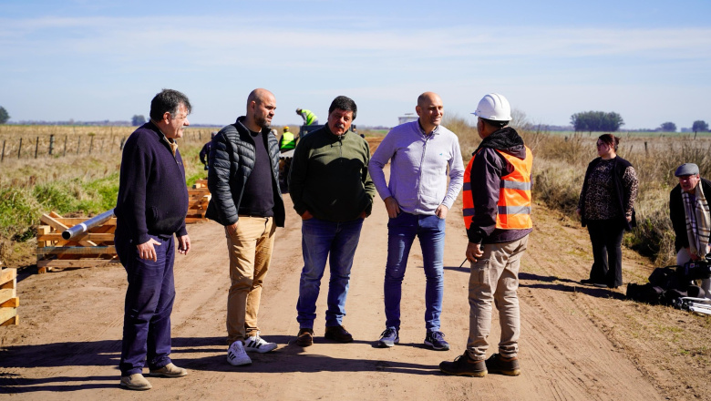 Lago y Barenghi supervisaron la construcción del gasoducto hacia Mechita