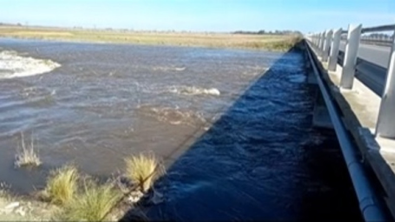 Tras reclamo de Lago, Vialidad controla puente de Ruta 5 en el Río Salado