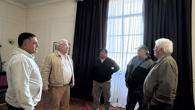 Alegre anunció aumento del 8% y jerarquizaciones por mérito al personal municipal
