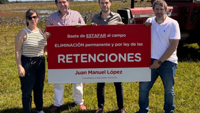 Juan Manuel López sobrevoló zonas inundadas en el noroeste
