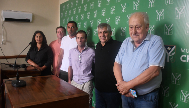 Britos anunció un aumento del 6,09% a trabajadores municipales