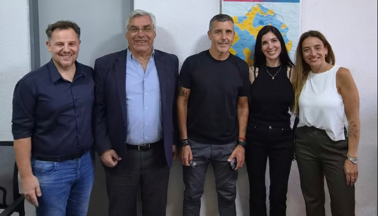 Alegre gestionó en La Plata obras, educación y escrituración para vecinos de Villegas