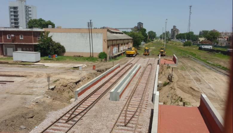 Piden informes sobre el estado de la obra del paso bajo nivel