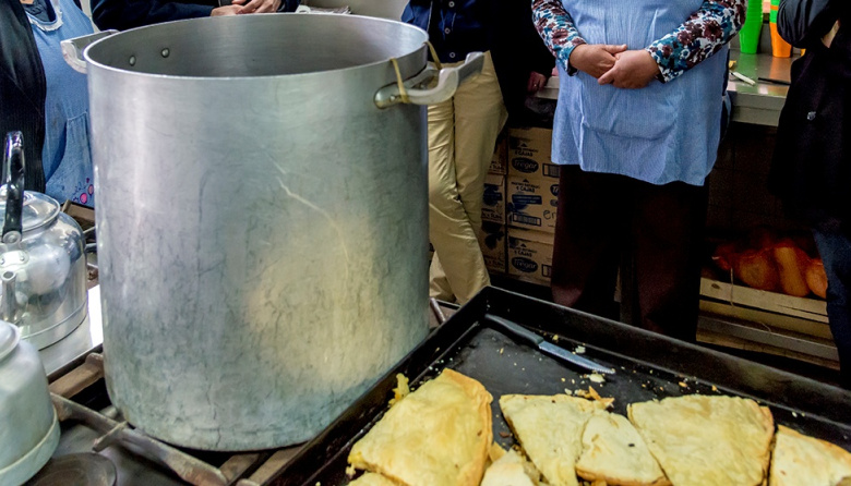 El municipio dice garantizar la nutrición de los chicos y apunta a la Provincia por el retraso en los montos