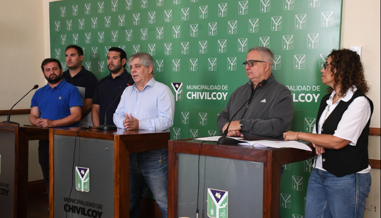 Britos relanza la obra del Polideportivo y busca destrabar su finalización