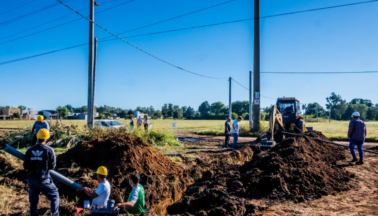Junín amplía la red de cloacas y agua potable en el barrio Proyectar V
