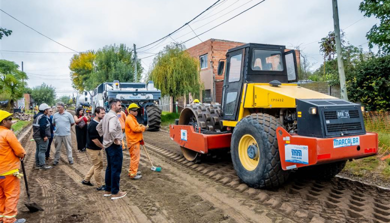 Avanza el plan de pavimentación en barrios de Junín con obras en marcha