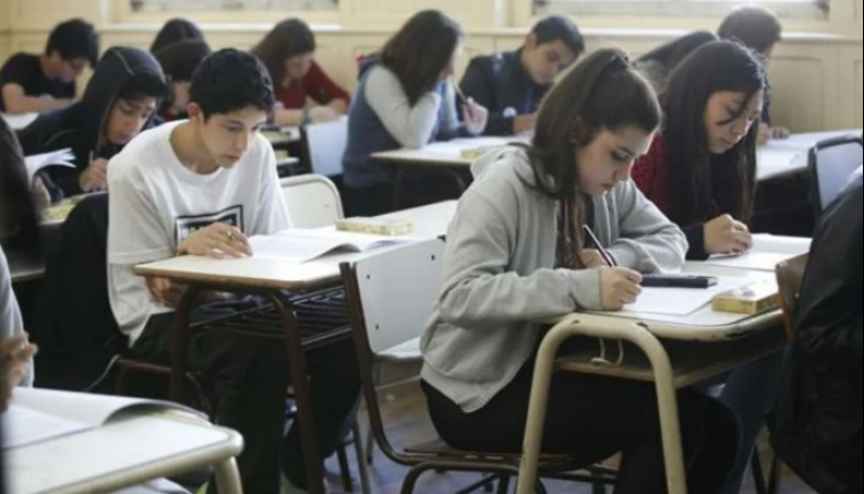 Reclaman explicaciones por la fusión de cursos y el cierre de secciones en escuelas de Chacabuco