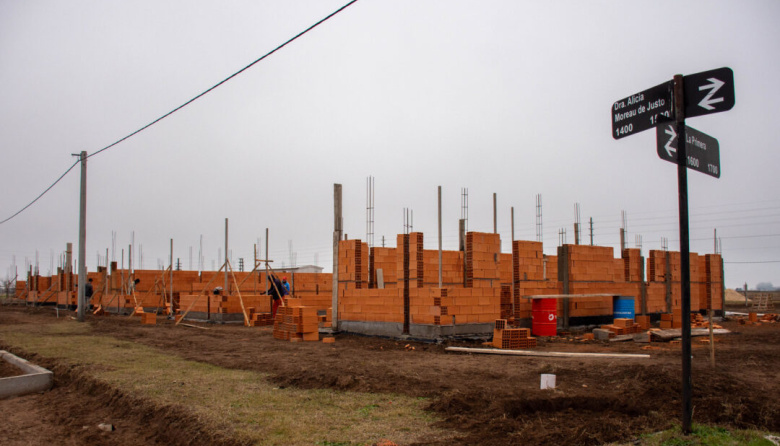 Trenque Lauquen avanza con la construcción de 38 viviendas financiadas con fondos municipales