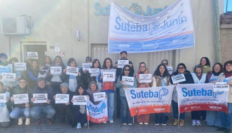 Docentes de Junín reclamaron paritarias y denunciaron el ajuste en educación