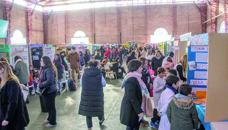 Feria de Ciencias: el Municipio respondió a las críticas al FR y defendió su política educativa
