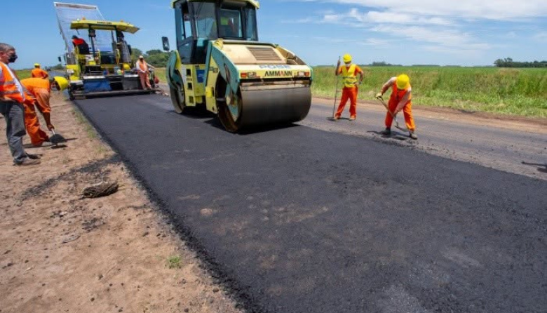 Ruta 50: Vialidad comenzó con trabajos de bacheo entre Carlos Casares y Lincoln