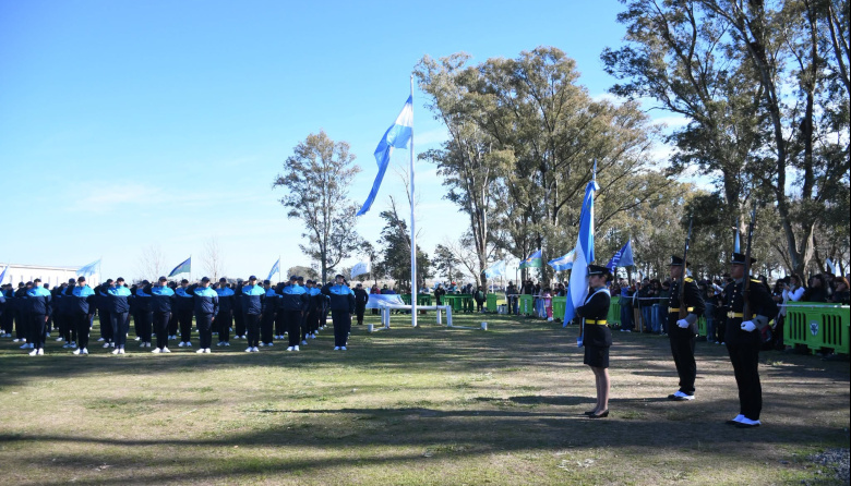 Britos participó de la jura a la Bandera de los cadetes de la Escuela Juan Vucetich